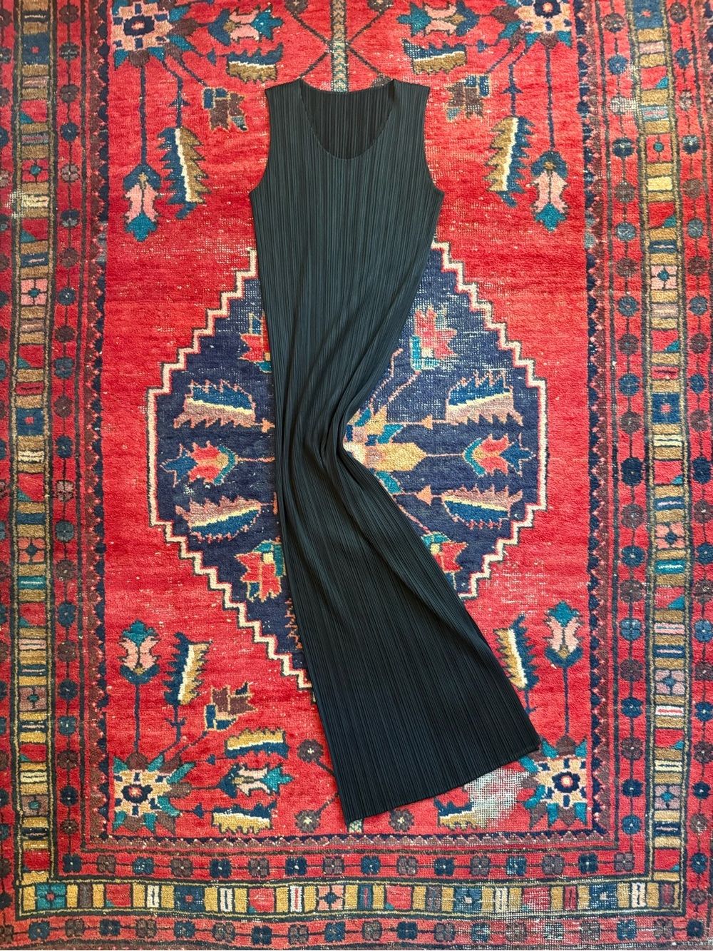 ISSEY MIYAKE PLEATS PLEASE - Black Pleated Sleeveless Column Dress - XS